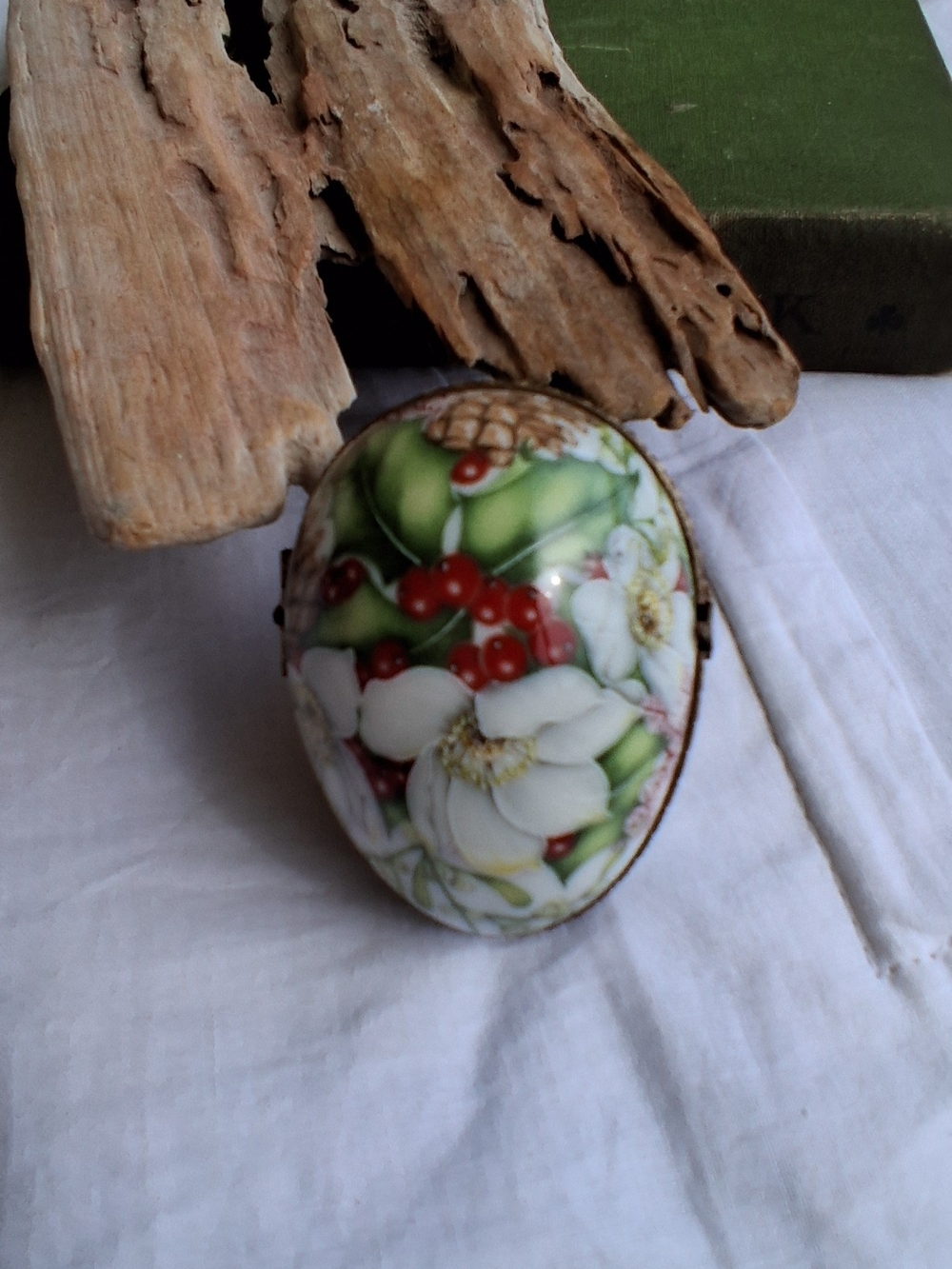 Limoges CHRISTMAS Hand-Painted Floral Porcelain Trinket Egg -